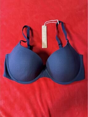 Skims Fits Everybody Push Up Demi Bra Color ONYX Size 32D